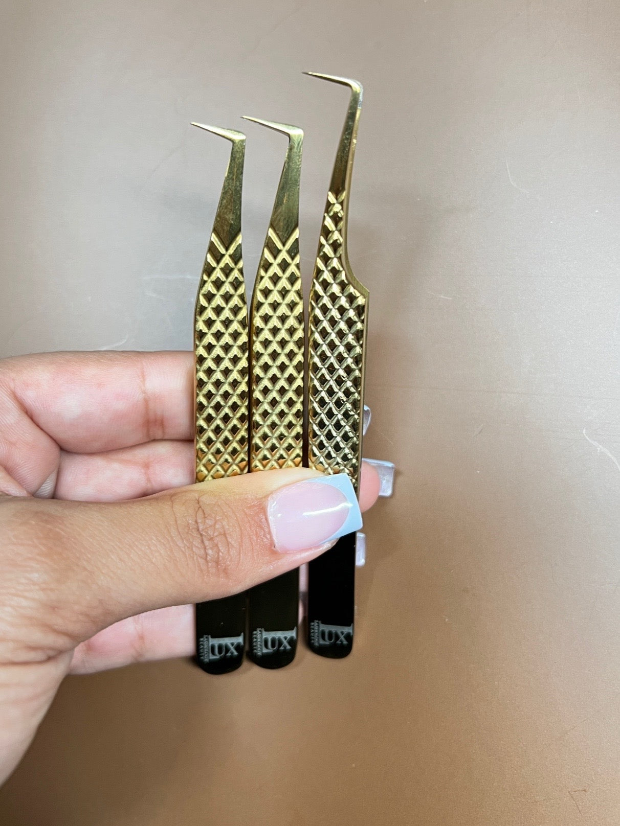 LUX Volume Tweezers